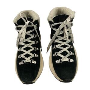 Sorel Women's Out N About lll Conquest Waterproof Boots in Size 8.5